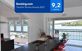 Villa Pina Appartment Chantos