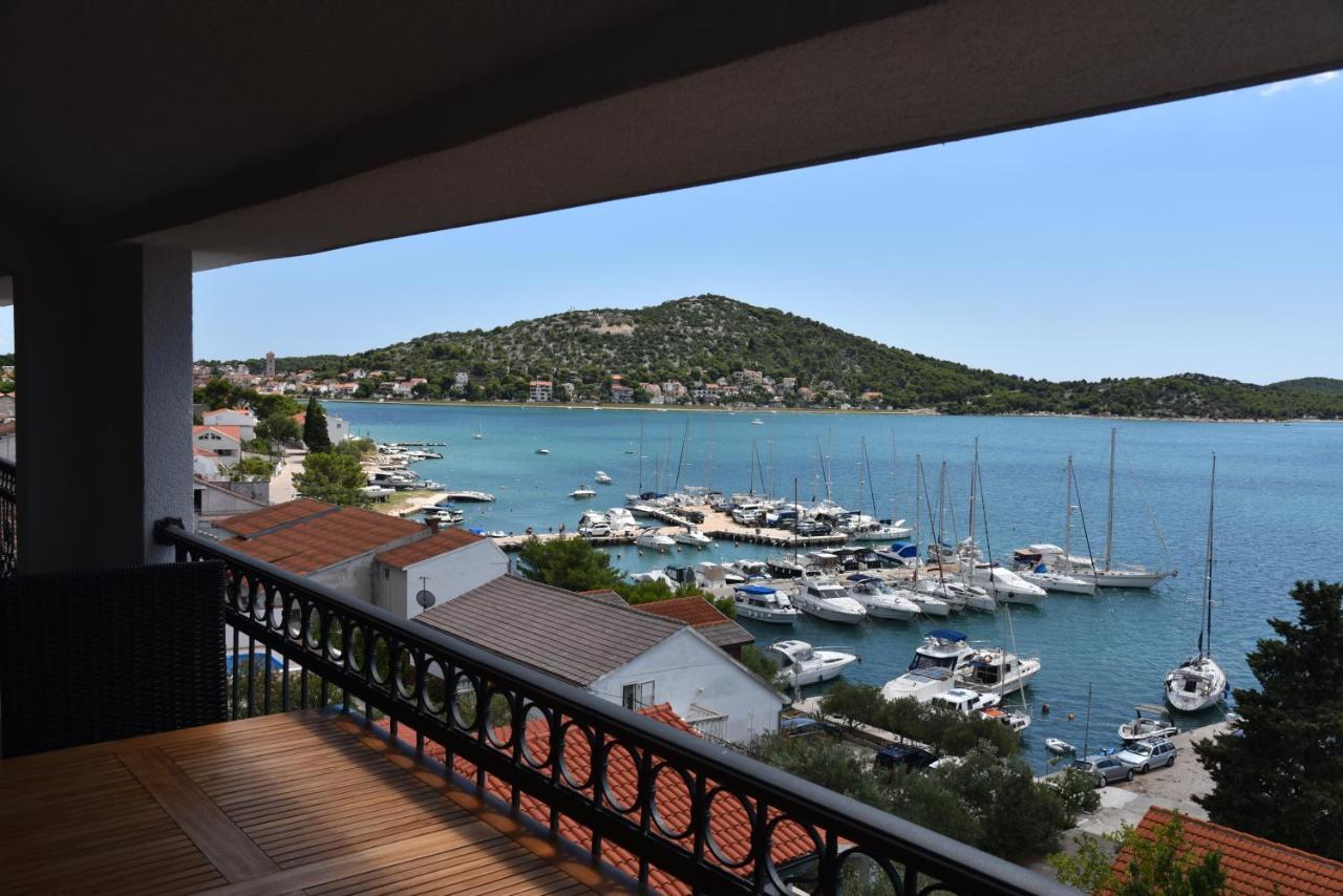Villa Pina Appartment Chantos Tisno Exterior photo